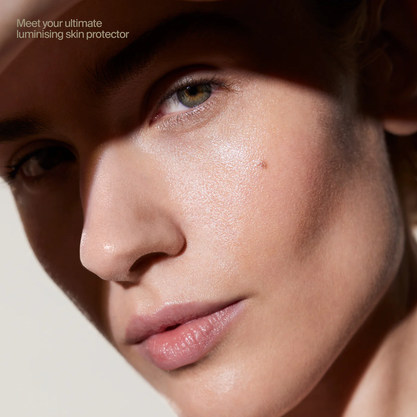 Light Lotion Tinted SPF50 alternate view